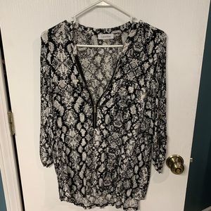 Flowy zippered Calvin Klein blouse with zipper